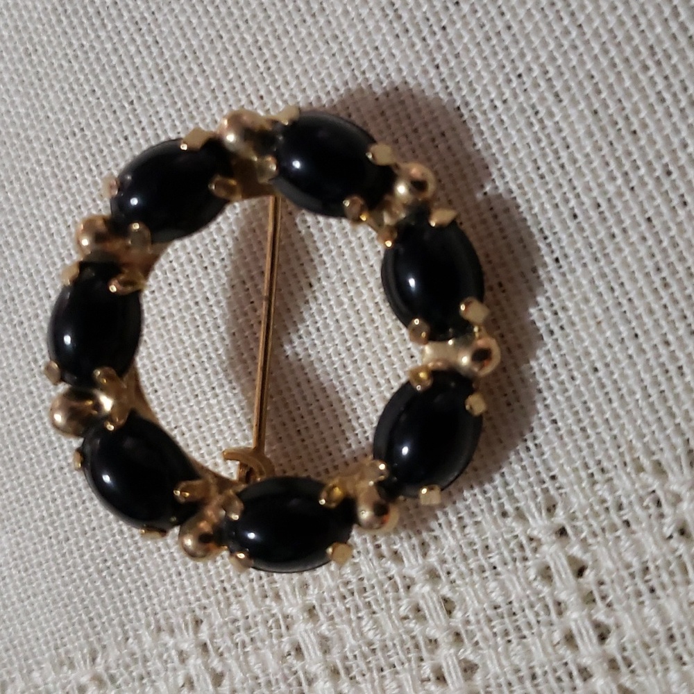 Vintage Goldtone Circular Brooch with black beads